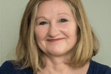 Karen_Valihora_Headshot